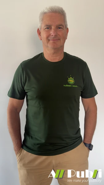 Groen T-shirt met Tuinen Souf-logo op de borst