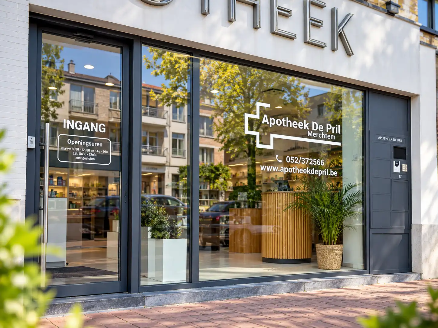 Etalagebelettering en raamfolies voor bedrijven gerealiseerd door All Publi Affligem